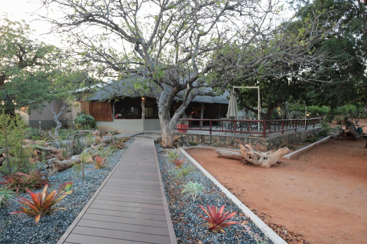 Tshukudu Game Lodge Hoedspruit Exteriör bild
