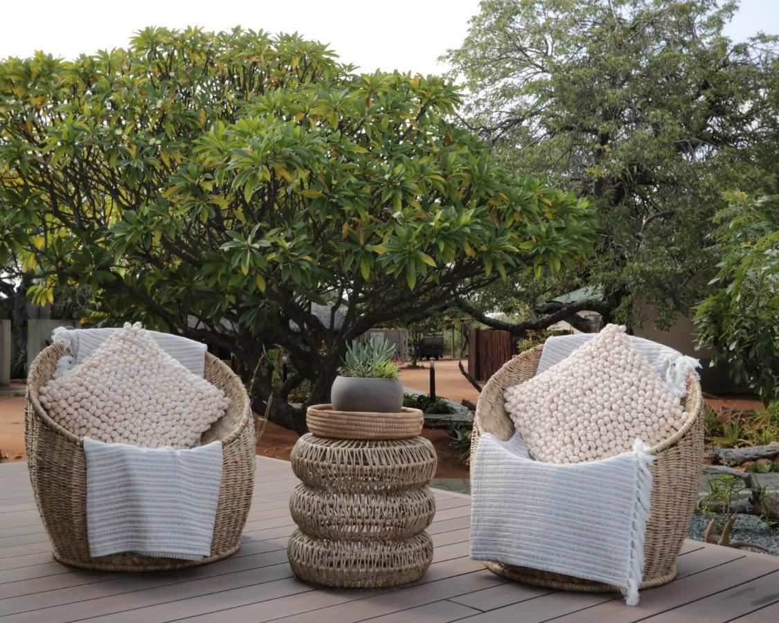 Tshukudu Game Lodge Hoedspruit Exteriör bild