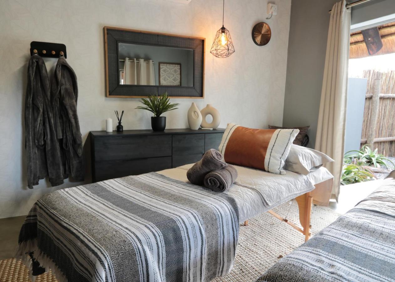 Tshukudu Game Lodge Hoedspruit Exteriör bild