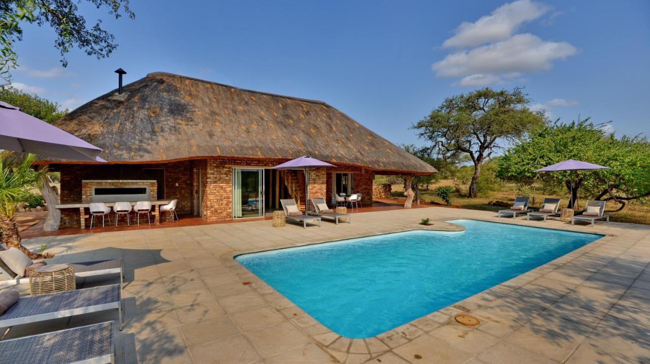 Tshukudu Game Lodge Hoedspruit Exteriör bild