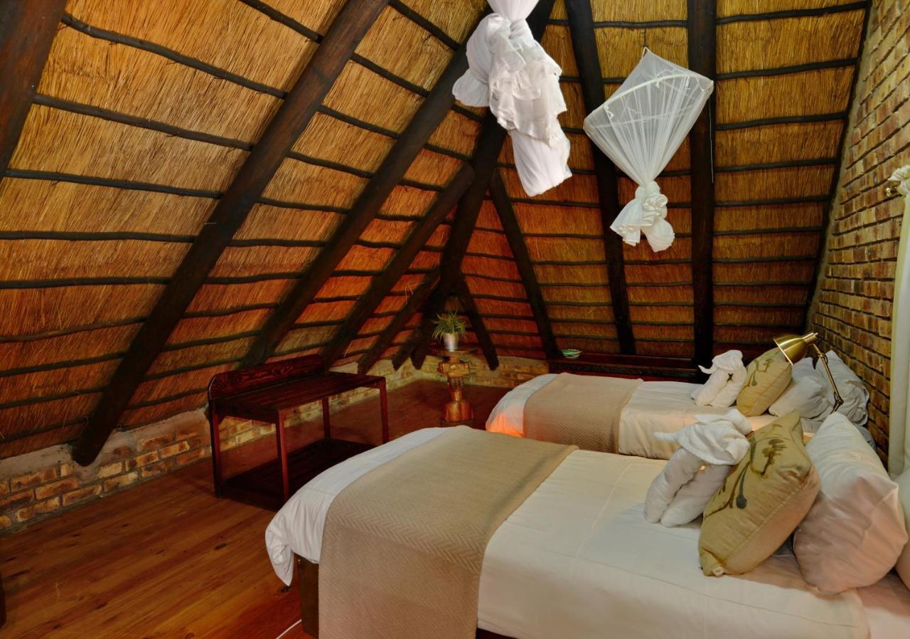 Tshukudu Game Lodge Hoedspruit Exteriör bild